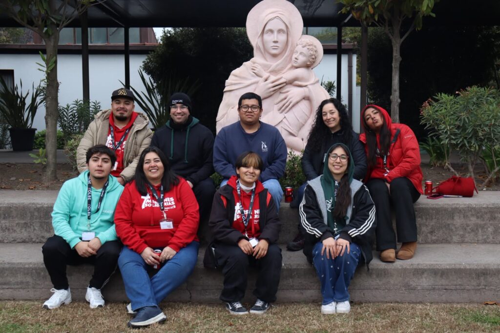 Estudiantes de los Consejos Pastorales participando en la Escuela de Liderazgo Pastoral de Pastoral Duoc UC.