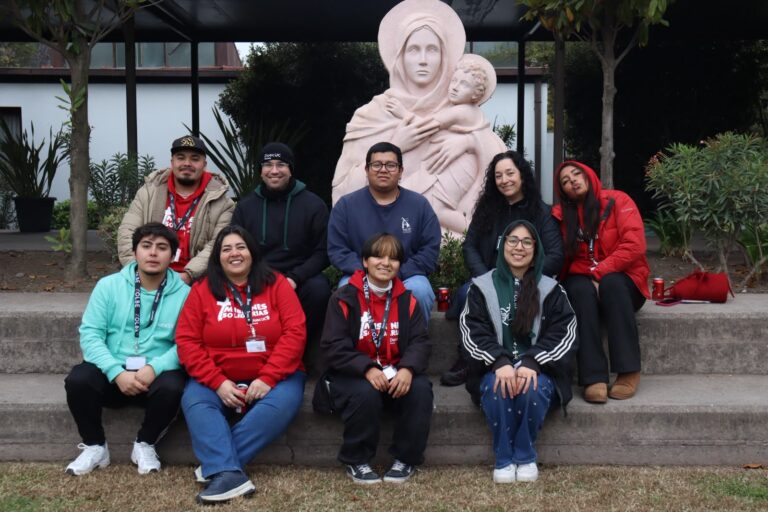 Estudiantes de los Consejos Pastorales participando en la Escuela de Liderazgo Pastoral de Pastoral Duoc UC.